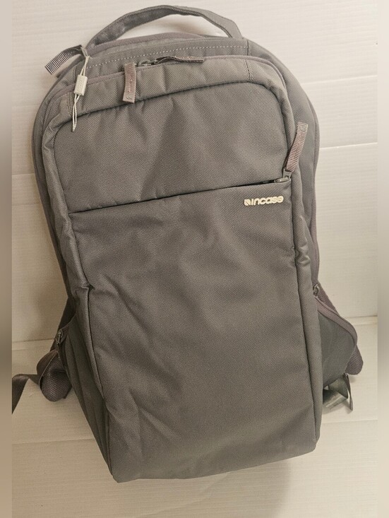 Incase ICON Backpack – Large Tech Backpack Laptop Tablet Phone pockets Gray main image 10
